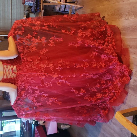 Elegant Red Floral Ball Gown - Picture 5 of 15